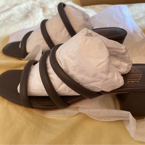 NEW Charlotte Stone Belle Heels in Cosmos